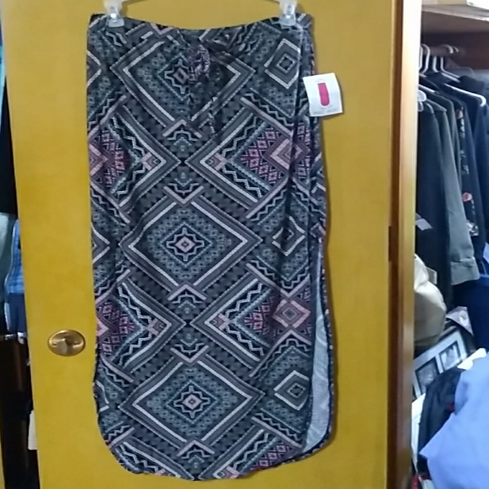 NEW Bobbie Brooks soft maxi skirt
